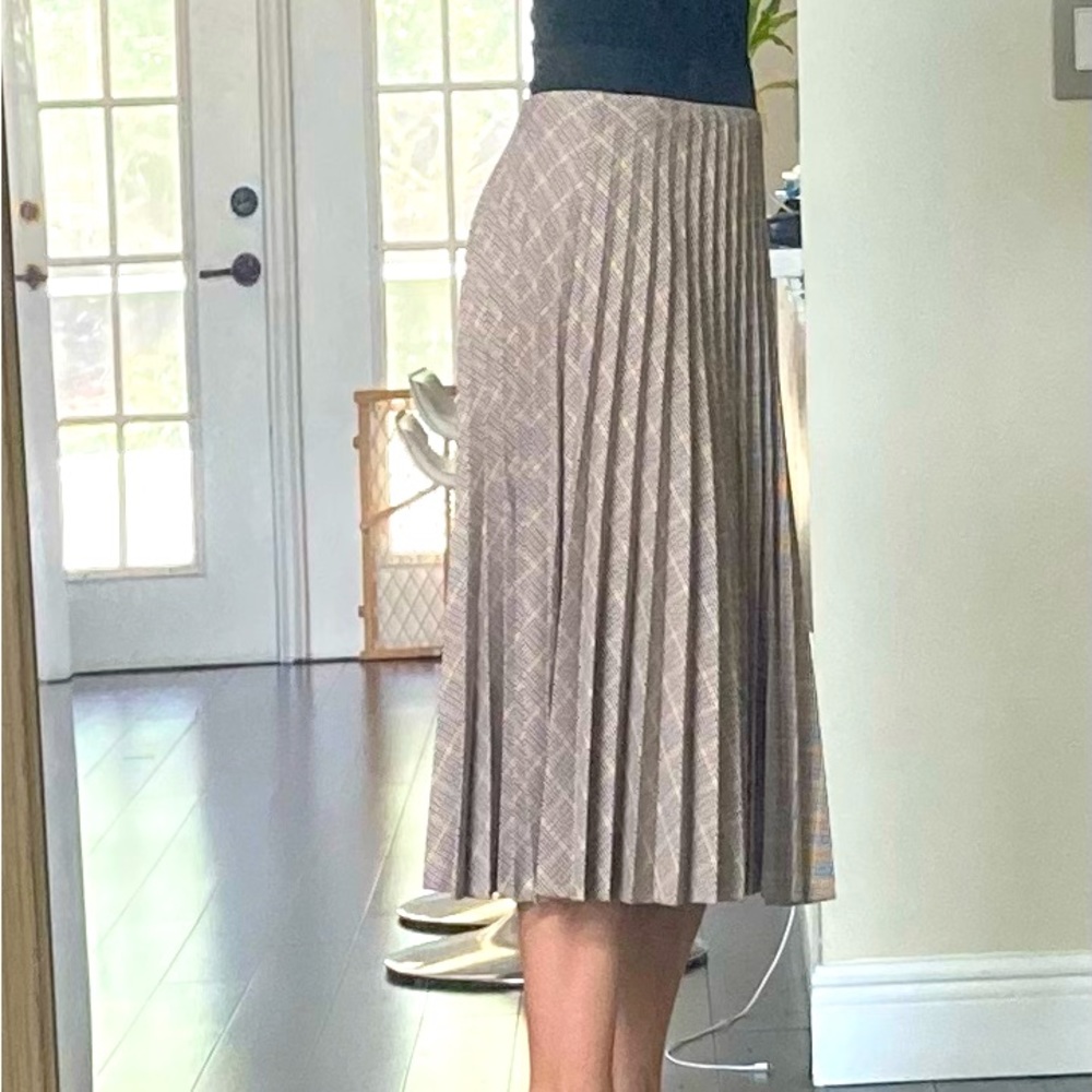 Bershka Plaid Pleated Skirt - Picture 4 of 4